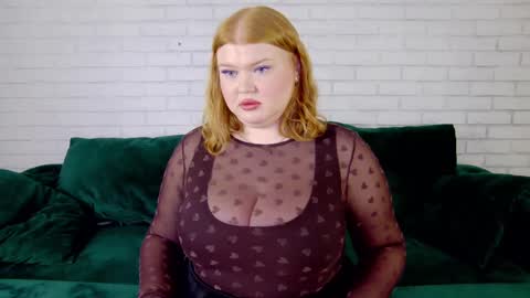 adelemoor online show from 02/16/25, 08:44