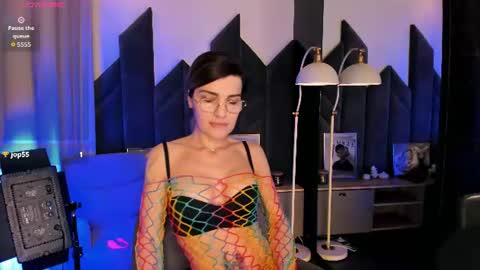 Snapshot of adelenovak_ chatting on 06/11/26, 09:35 Adele online show from 06/11/26, 09:35