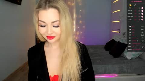 Snapshot of adeleroberts chatting on 02/01/25, 06:00 Adele online show from 02/01/25, 06:00