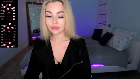 Snapshot of adeleroberts chatting on 02/21/25, 12:39 Adele online show from 02/21/25, 12:39