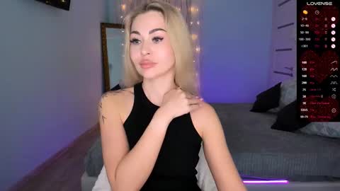 Snapshot of adeleroberts chatting on 02/27/25, 01:28 Adele online show from 02/27/25, 01:28