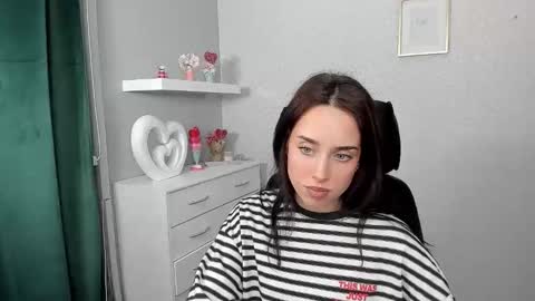 Adele online show from 03/30/26, 05:41