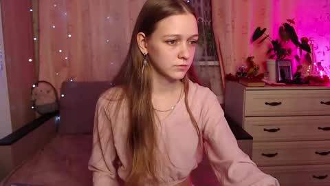 Lina online show from 12/18/24, 08:03