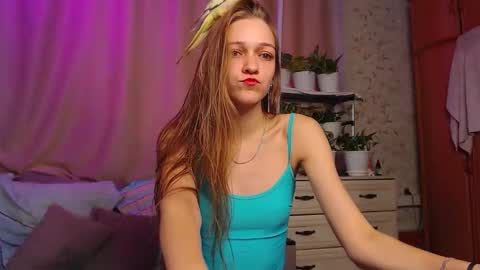 Lina online show from 10/19/25, 08:26