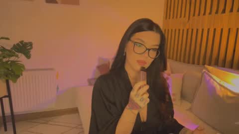 Adelinaacute online show from 10/16/25, 10:49