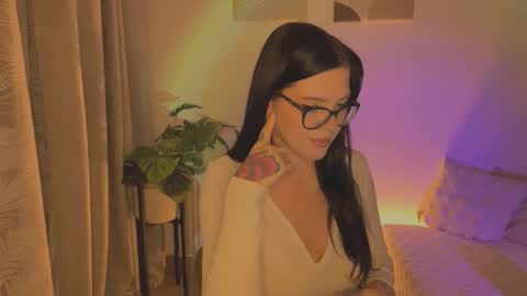 Adelinaacute online show from 10/19/25, 08:53