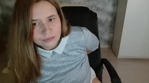 adelinalawson online show from 04/09/26, 06:19