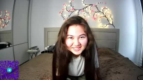 Snapshot of adelinehaefner chatting on 04/11/26, 03:16 Anna online show from 04/11/26, 03:16