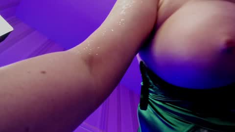 Adella online show from 12/25/24, 04:32