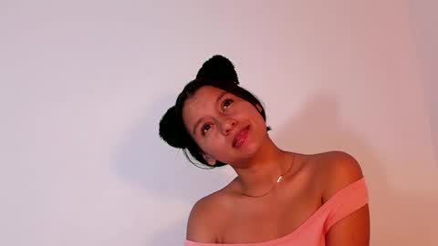 Snapshot of adelle_rose1 chatting on 01/29/25, 04:47 Adelle online show from 01/29/25, 04:47