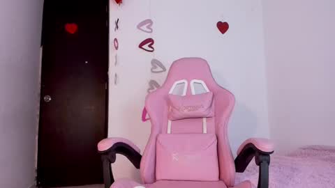 Snapshot of adelle_rose1 chatting on 02/18/25, 12:48 Adelle online show from 02/18/25, 12:48