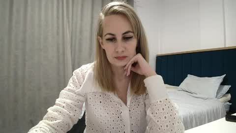 Snapshot of adellynrose chatting on 04/05/26, 06:05 Adellyn online show from 04/05/26, 06:05