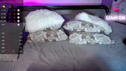 Adelyn online show from 11/11/25, 05:07