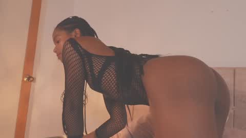  instragram adelyn 111 online show from 02/01/25, 08:08