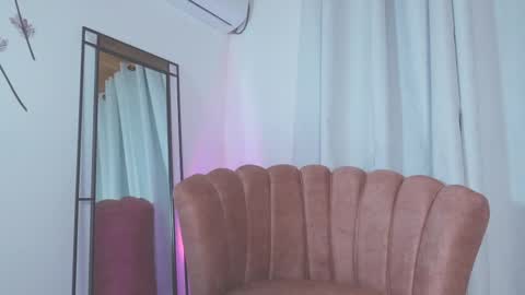  instragram adelyn 111 online show from 03/02/25, 12:32