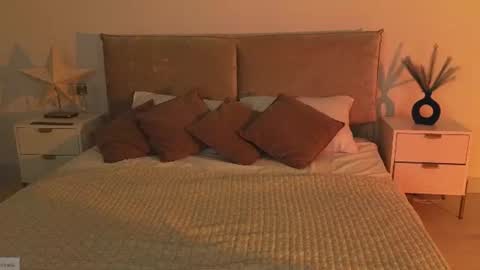 Snapshot of adencianey chatting on 06/20/26, 01:36 Selestia online show from 06/20/26, 01:36