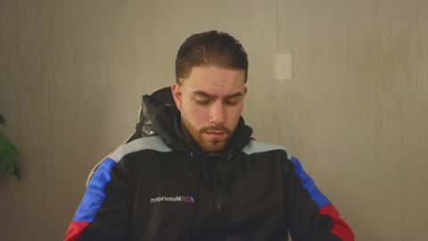 Snapshot of ades_lowe chatting on 10/25/25, 11:40 Ades online show from 10/25/25, 11:40