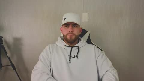 Snapshot of ades_lowe chatting on 11/01/25, 12:18 Ades online show from 11/01/25, 12:18