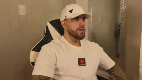 Snapshot of ades_lowe chatting on 11/06/25, 12:06 Ades online show from 11/06/25, 12:06