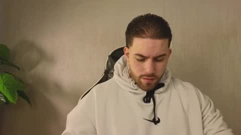 Snapshot of ades_lowe chatting on 11/08/25, 12:05 Ades online show from 11/08/25, 12:05