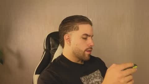 Snapshot of ades_lowe chatting on 11/09/25, 12:25 Ades online show from 11/09/25, 12:25