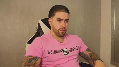 Snapshot of ades_lowe chatting on 11/16/25, 12:00 Ades online show from 11/16/25, 12:00