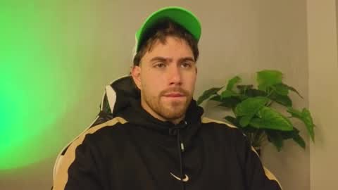 Snapshot of ades_lowe chatting on 12/18/25, 11:16 Ades online show from 12/18/25, 11:16