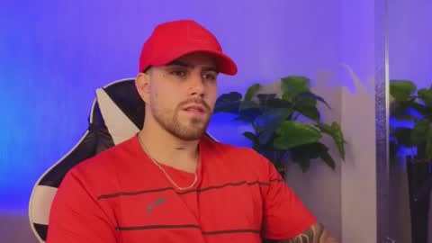 Snapshot of ades_lowe chatting on 12/19/25, 10:44 Ades online show from 12/19/25, 10:44