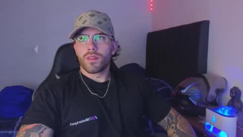 Snapshot of ades_lowe chatting on 01/14/26, 05:24 Ades online show from 01/14/26, 05:24