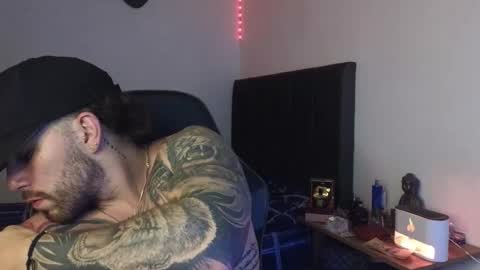 Snapshot of ades_lowe chatting on 02/12/26, 07:03 Ades online show from 02/12/26, 07:03