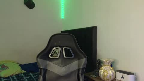 Ades online show from 04/23/26, 04:57