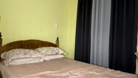 Snapshot of adgodz chatting on 01/10/26, 03:58 Cassie online show from 01/10/26, 03:58