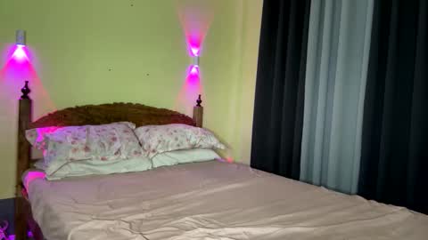 Snapshot of adgodz chatting on 01/11/26, 04:12 Cassie online show from 01/11/26, 04:12