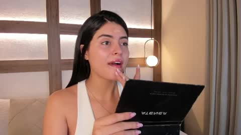 Snapshot of adhara_black01 chatting on 04/19/26, 01:32 Adhara online show from 04/19/26, 01:32