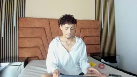 Adhara online show from 01/16/26, 12:31