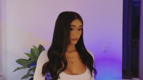 Isabellafirst online show from 09/28/25, 05:40