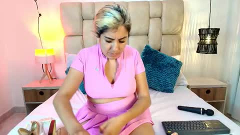 Snapshot of adharasmithh chatting on 11/09/25, 02:37 AdharaSmithh online show from 11/09/25, 02:37