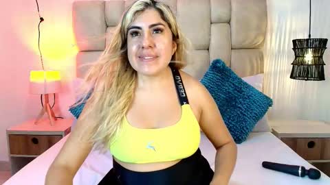 Snapshot of adharasmithh chatting on 11/10/25, 07:35 AdharaSmithh online show from 11/10/25, 07:35