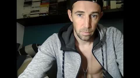 adibou13 online show from 02/10/25, 01:33