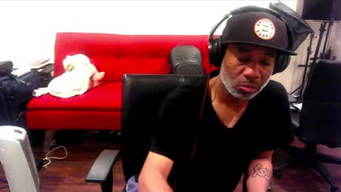 Snapshot of adick_ting chatting on 12/26/24, 02:33 adick_ting online show from 12/26/24, 02:33