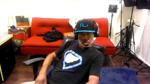 Snapshot of adick_ting chatting on 10/16/25, 03:57 adick_ting online show from 10/16/25, 03:57