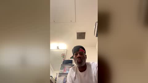 Snapshot of adick_ting chatting on 04/08/26, 12:27 adick_ting online show from 04/08/26, 12:27
