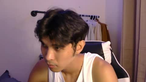 Snapshot of adios_amigo chatting on 04/15/26, 04:25 Amigo online show from 04/15/26, 04:25