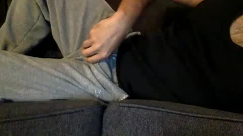 Snapshot of adipoli710 chatting on 02/18/25, 03:32 horny kinky daddy online show from 02/18/25, 03:32