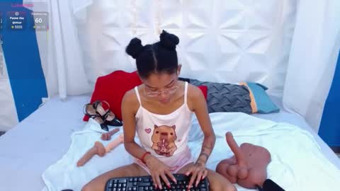 adisson_petite1 online show from 02/02/26, 06:39