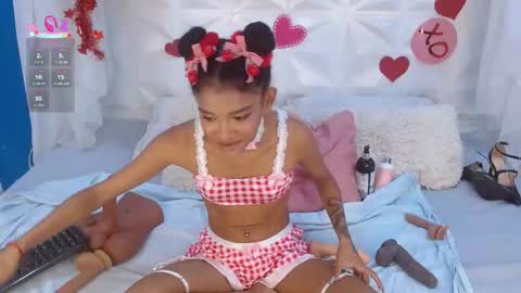 adisson_petite1 online show from 02/19/26, 05:42