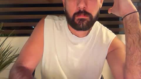 Snapshot of adolfofo chatting on 12/19/25, 01:34 adolfofo online show from 12/19/25, 01:34