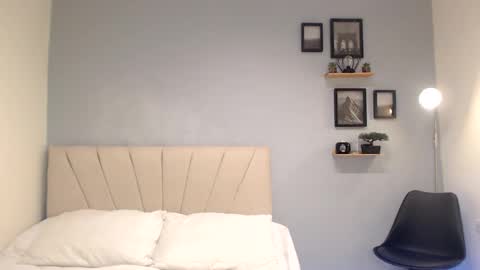 Adonis online show from 09/11/25, 04:01