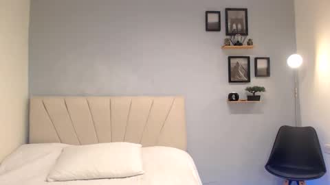 Adonis online show from 09/17/25, 03:41