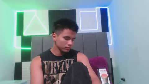 Snapshot of adonis_latin_19 chatting on 04/22/26, 03:53 adonis_latin_19 online show from 04/22/26, 03:53